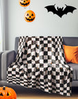 ππππ! ππ% ππ
π
! Silky Soft Throw Blanket - Checkered Magic