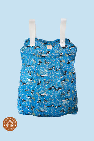 The Lighthouse Kids Company Hanging Diaper Pail is a great solution for storing cloth diapers between washes. 
 Made with 2 heavy-duty layers of recycled TPU, this pail liner keeps smells in and holds approximately 30 cloth diapers. Great for traveling and long outings.  Print Little Stinker